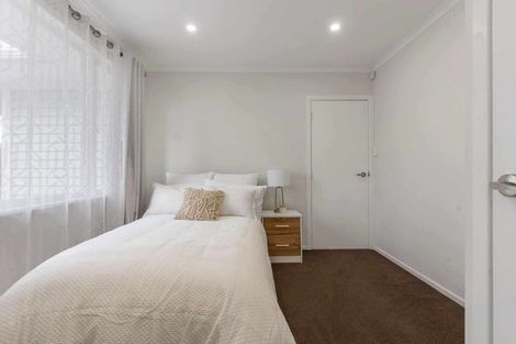 Photo of property in 11 Harrington Road, Henderson, Auckland, 0610