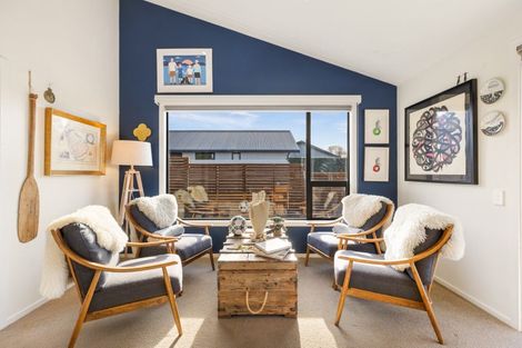 Photo of property in 2 Percy Lane, Wanaka, 9305