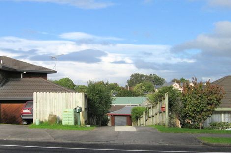 Photo of property in 2/75 Gosford Drive, Botany Downs, Auckland, 2010