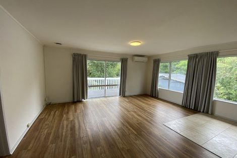Photo of property in 1040 East Coast Road, Fairview Heights, Auckland, 0630
