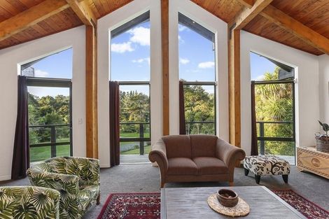 Photo of property in 25 Cochran Road, Oratia, Auckland, 0604