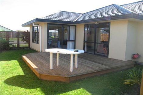 Photo of property in 8 Boston Parade, Kelvin Grove, Palmerston North, 4414