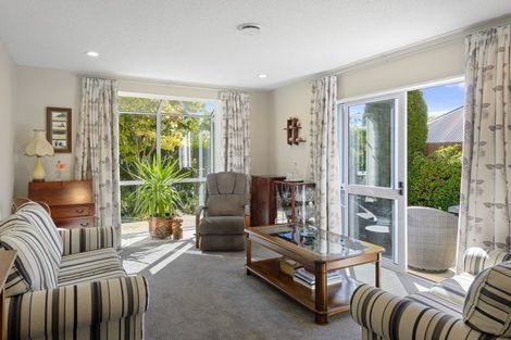 Photo of property in 4 Claverley Gardens, Avonhead, Christchurch, 8042