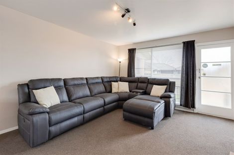 Photo of property in 2/12 North Avon Road, Richmond, Christchurch, 8013