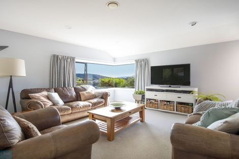 Photo of property in 12 Doon Grove, Papakowhai, Porirua, 5024