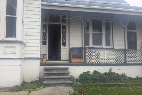 Photo of property in 174 Marine Parade, Bluff, 9814