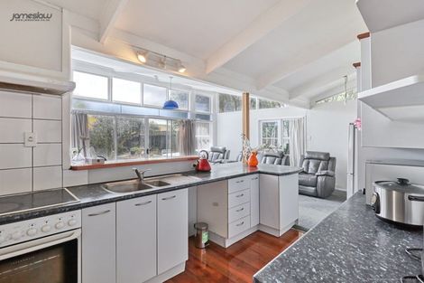 Photo of property in 140 Edmonton Road, Te Atatu South, Auckland, 0610