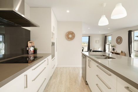 Photo of property in 8 Westhill Lane, Papamoa Beach, Papamoa, 3118