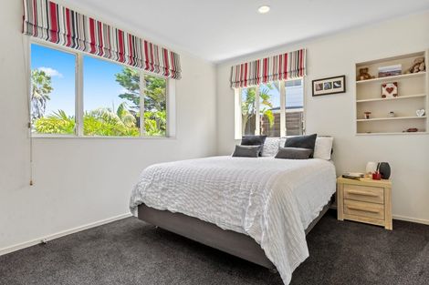 Photo of property in 29 Knights Road, Rothesay Bay, Auckland, 0630