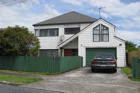 Photo of property in 1/14 Waterfront Road, Mangere Bridge, Auckland, 2022