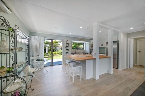 Photo of property in 2/11 Cairngorm Place, Highland Park, Auckland, 2010