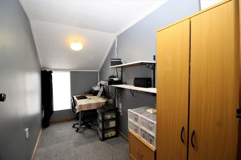 Photo of property in 11 Ross Street, Woodville, 4920