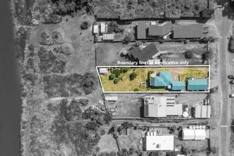 Photo of property in 28 Drake Street, Waikawa Beach, Levin, 5573