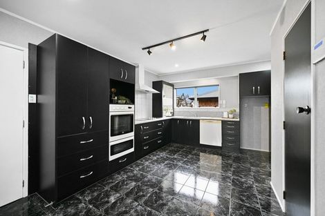 Photo of property in 113 Avalon Drive, Nawton, Hamilton, 3200
