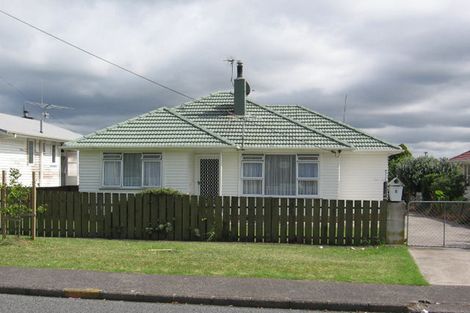 Photo of property in 5 Laura Street, Kelston, Auckland, 0602