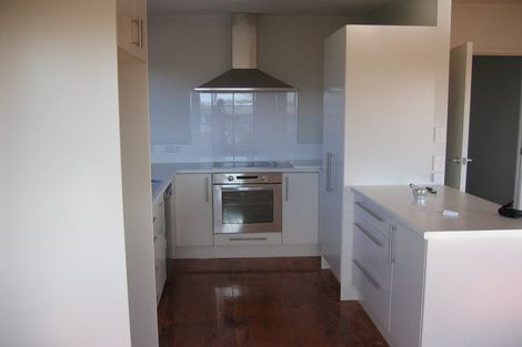 Photo of property in 2/26 Bayview Road, Hauraki, Auckland, 0622