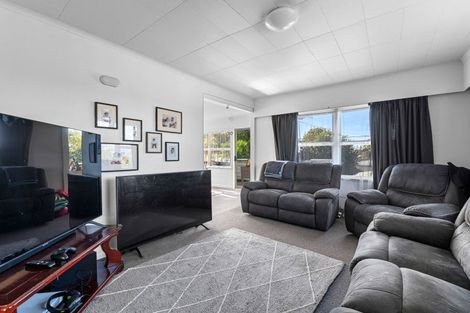 Photo of property in 2 Spencer Street, Western Heights, Rotorua, 3015