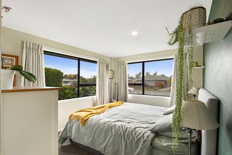 Photo of property in 28 Denise Crescent, Hornby, Christchurch, 8042