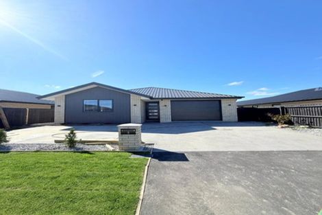 Photo of property in 8 Hunia Place, Yaldhurst, Christchurch, 8042