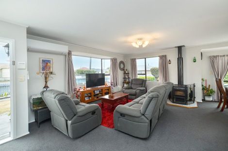 Photo of property in 49 Cambridge Terrace, Masterton, 5810