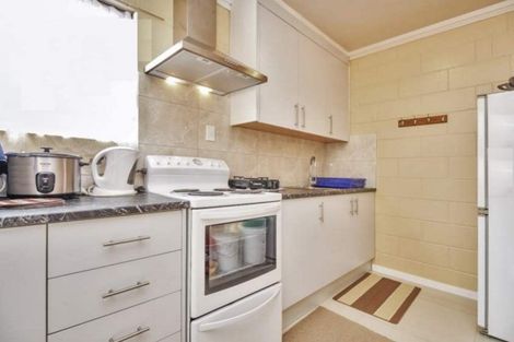 Photo of property in 6 Gloaming Place, Conifer Grove, Takanini, 2112