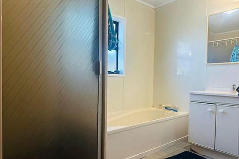 Photo of property in 35 Clevedon Road, Papakura, 2110