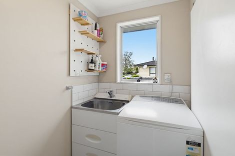 Photo of property in 6 Escort Grove, Awapuni, Palmerston North, 4412