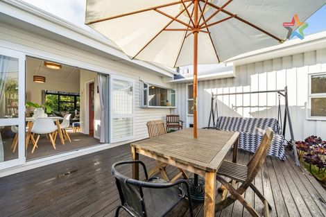 Photo of property in 54 Poto Road, Normandale, Lower Hutt, 5010