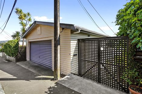 Photo of property in 32 Cavendish Square, Strathmore Park, Wellington, 6022