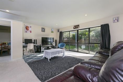 Photo of property in 25 Robertson Road, Favona, Auckland, 2024