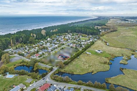 Photo of property in 30 Park Terrace, Waikuku Beach, 7473