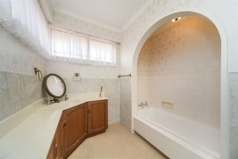 Photo of property in 19 Caulfield Place, Awapuni, Palmerston North, 4412