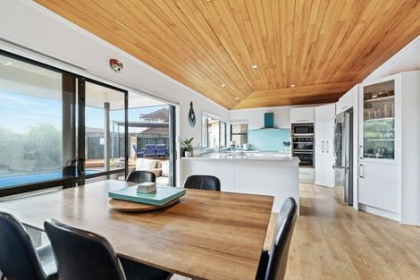 Photo of property in 44 Bermuda Place, One Tree Point, 0118