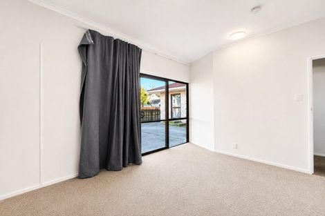 Photo of property in 2 Resolution Place, Bryndwr, Christchurch, 8053