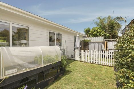 Photo of property in 5 Marjorie Lane, Papamoa Beach, Papamoa, 3118