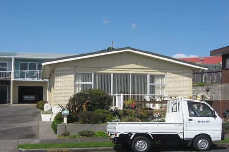 Photo of property in 13 Hine Street, New Plymouth, 4310