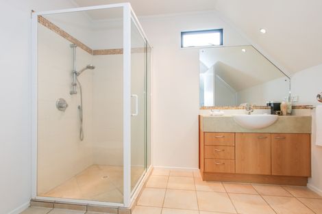 Photo of property in 21/15a Vinograd Drive, Te Atatu Peninsula, Auckland, 0610