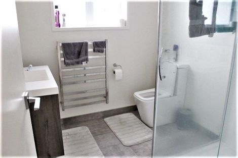 Photo of property in 11 Quibray Place, Botany Downs, Auckland, 2010