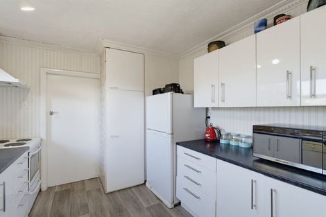 Photo of property in 42 Daniels Road, Redwood, Christchurch, 8051
