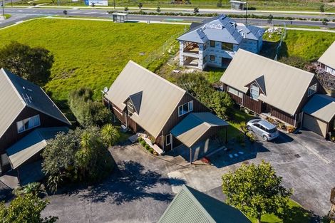 Photo of property in 14 Greenview Lane, Red Beach, 0932