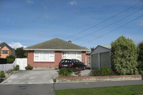 Photo of property in 11 Coniston Avenue, Ilam, Christchurch, 8041