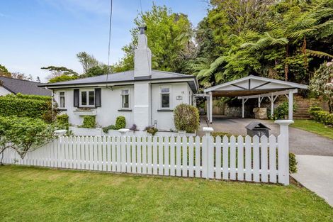 Photo of property in 12 Brooklands Road, New Plymouth, 4310