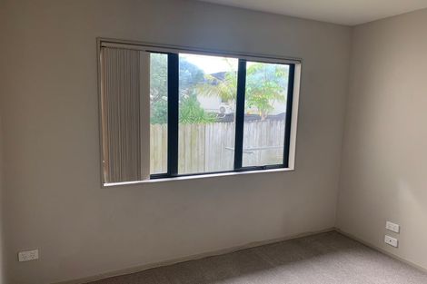 Photo of property in 20 Malin Place, Pinehill, Auckland, 0632