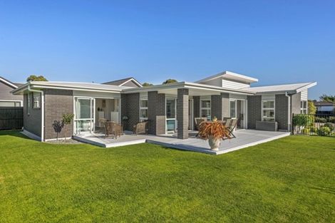 Photo of property in 3 Fortis Place, Riverdale, Gisborne, 4010