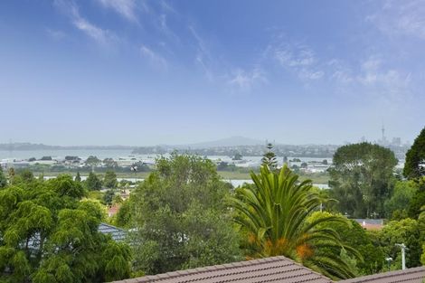 Photo of property in 17 Te Atatu Road, Te Atatu South, Auckland, 0610