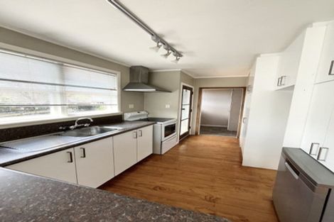 Photo of property in 17 Bayside Avenue, Te Atatu Peninsula, Auckland, 0610