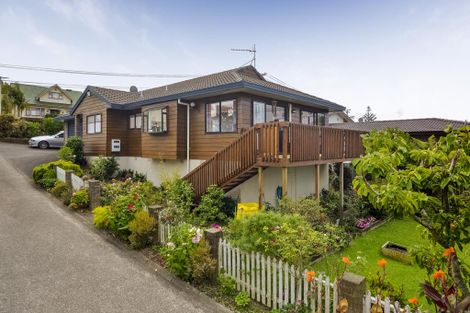 Photo of property in 17 Te Atatu Road, Te Atatu South, Auckland, 0610