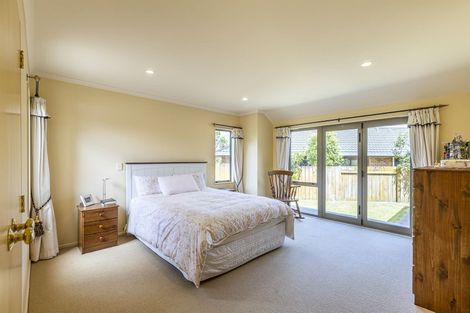 Photo of property in 20 Ruapehu Drive, Fitzherbert, Palmerston North, 4410