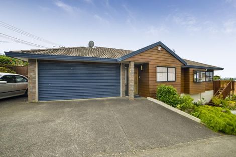 Photo of property in 17 Te Atatu Road, Te Atatu South, Auckland, 0610