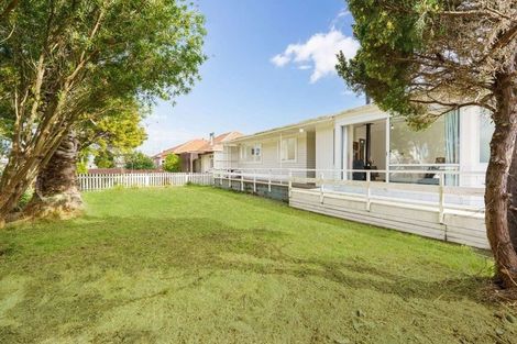 Photo of property in 10 Oxford Road, Manurewa, Auckland, 2102